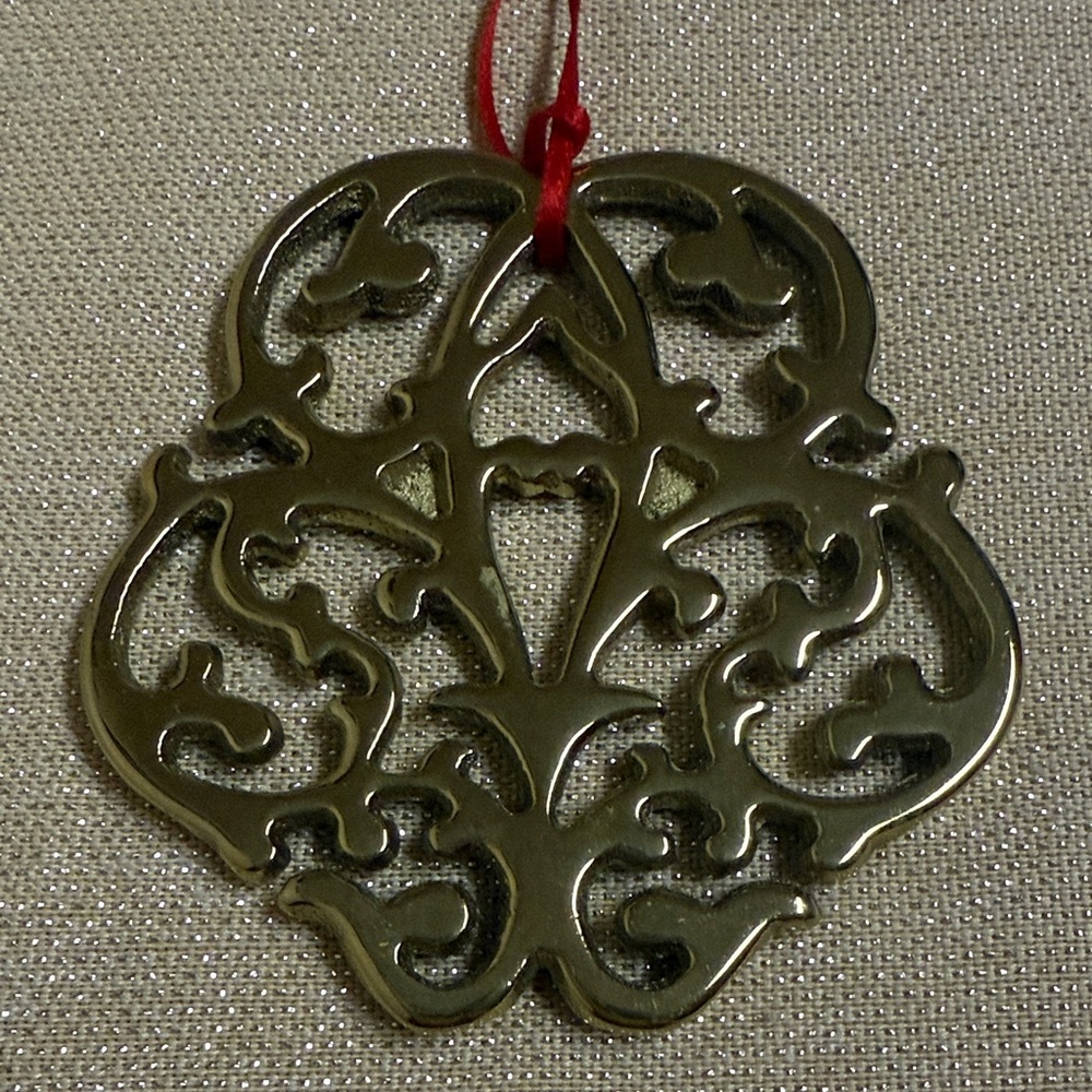 Virginia metal crafters brass Christmas ornament 1989 Rocco, scroll